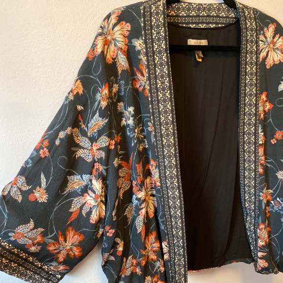 Anthropologie Tops - Kachel x Anthropologie Floral Kimono 🦋